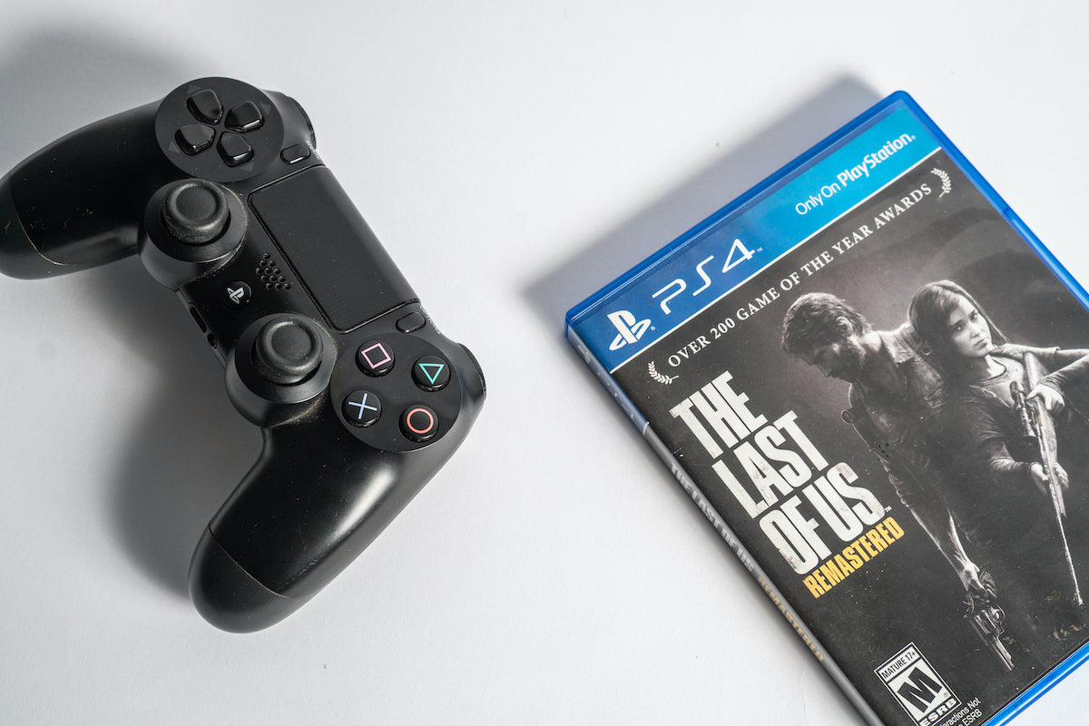 video game The Last of Us with game controller