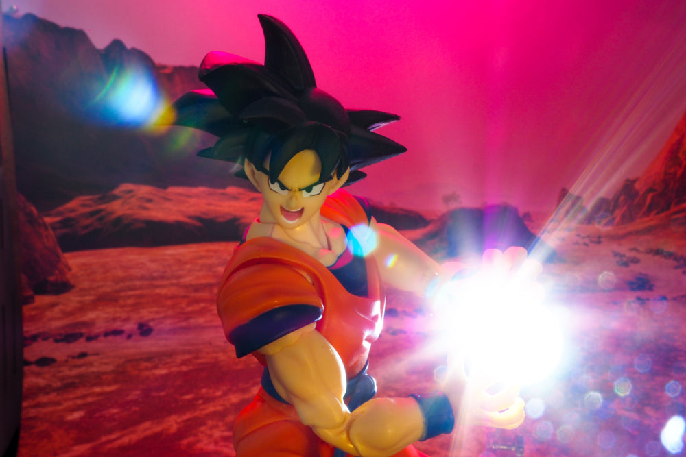 Goku vinyl posing a fire ball 