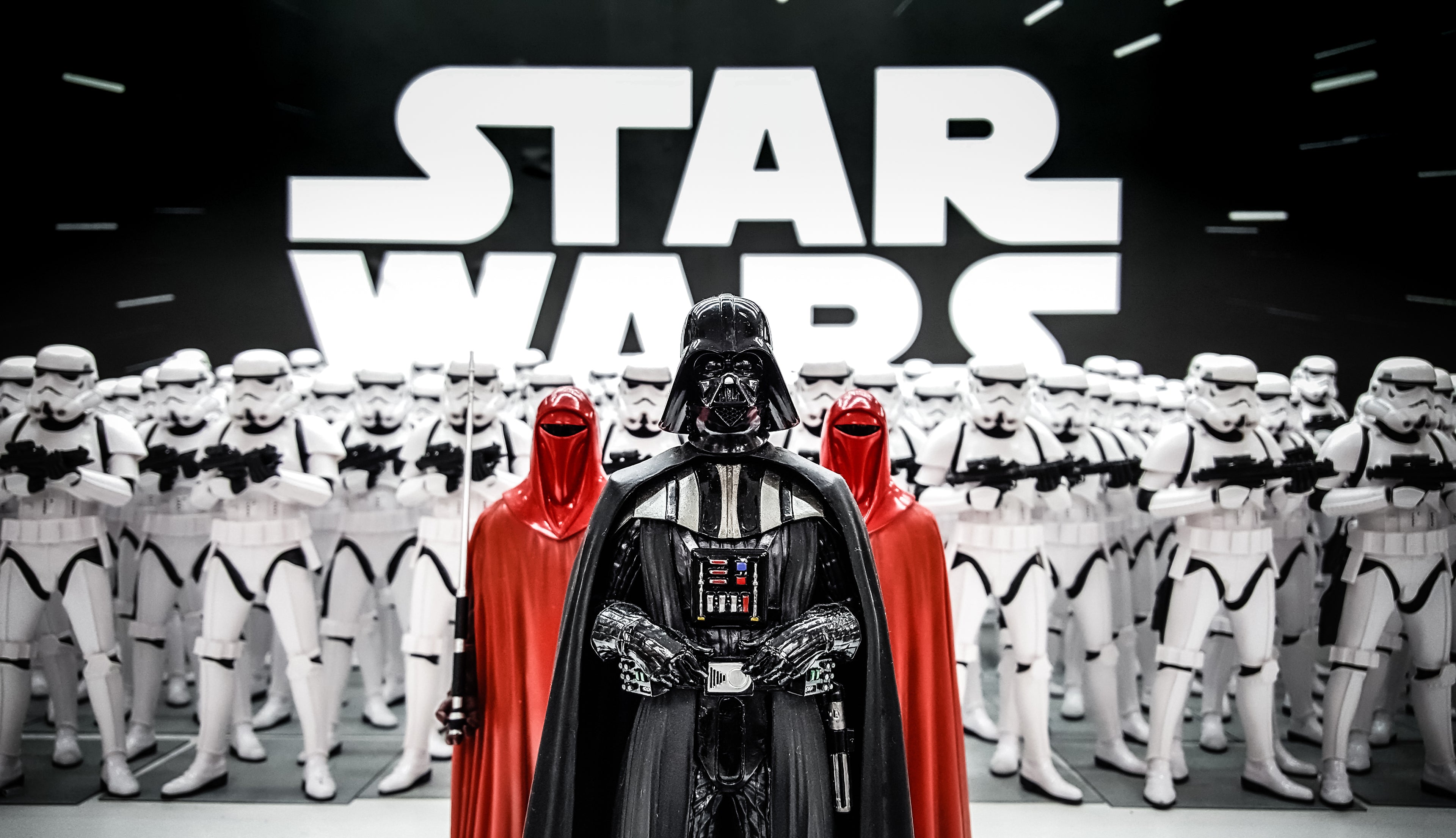 Star War - White cops led by black cop