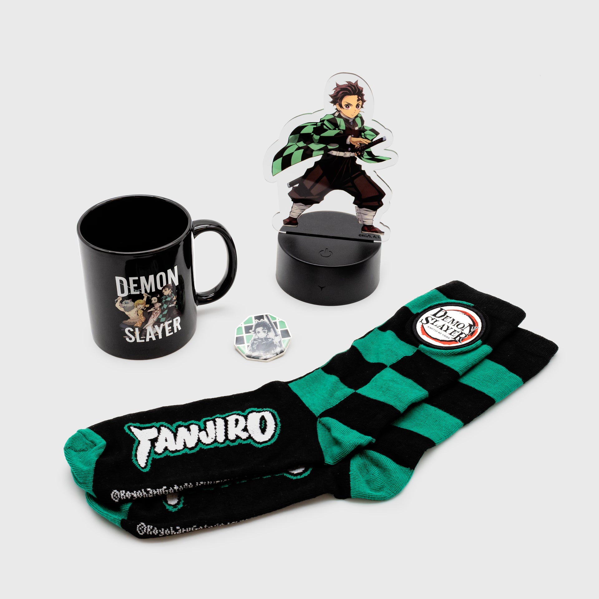 demon slayer tanjiro kamado collector bundle full reveal