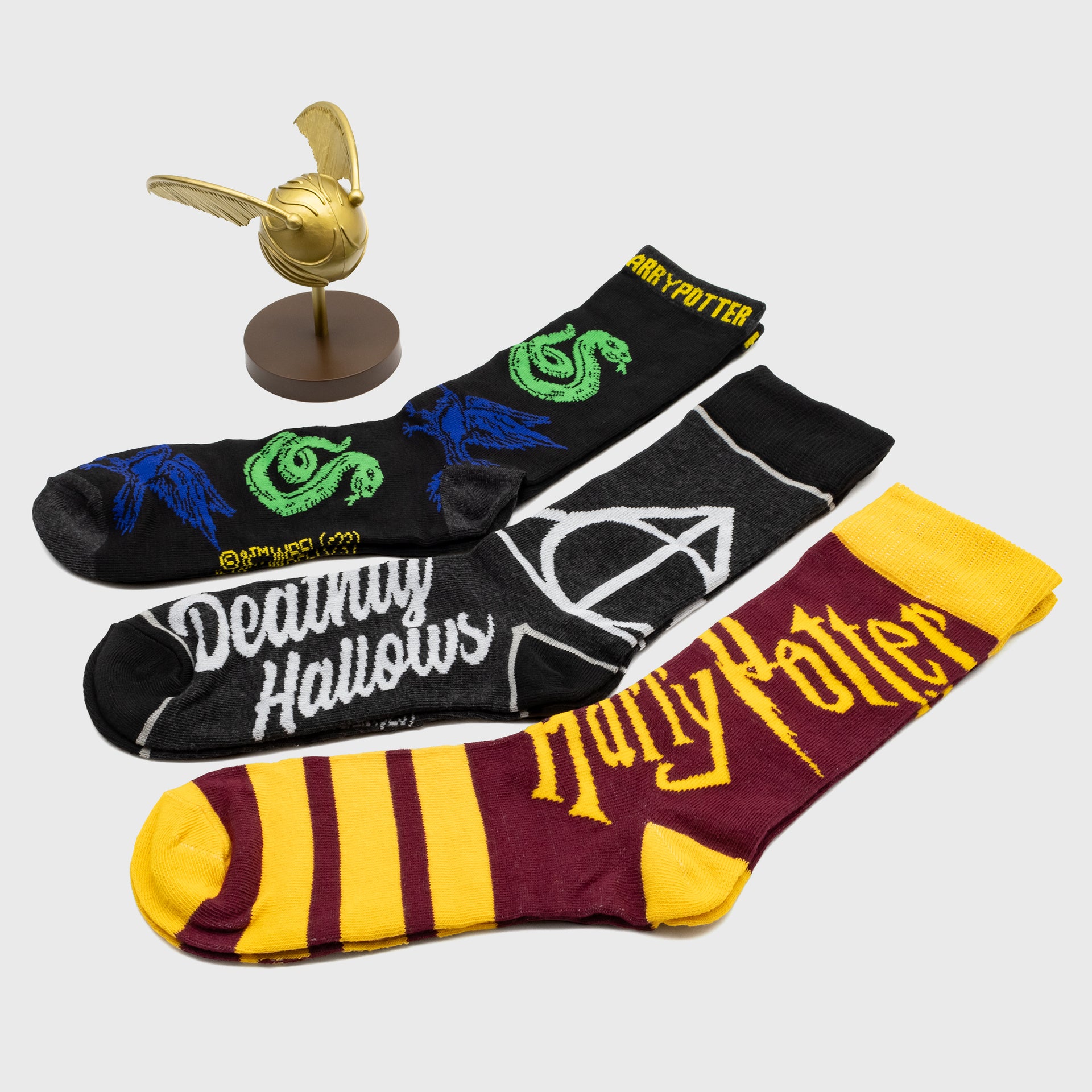 harry potter snitch sock bundle full contents.