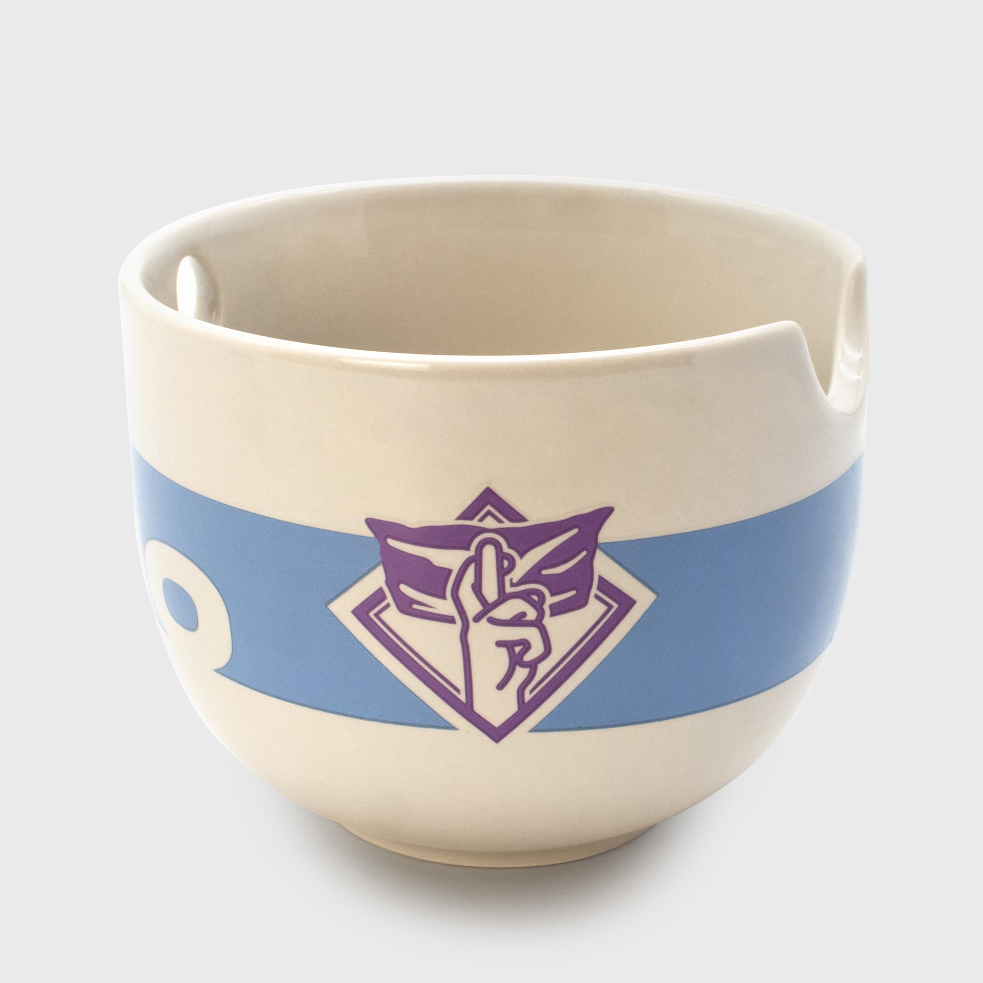 one side of ramen bowl. Image: symbol of satoru gojo hand sign