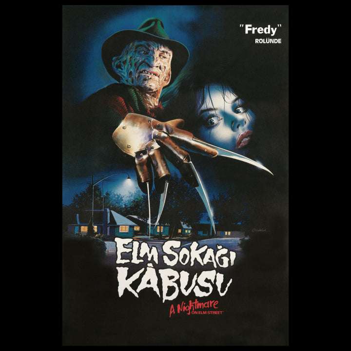 image on shirt: freddy krueger with hat, sweater and knife glove. woman scared. suburb hosues and street. text: "fredy" rolünde. elm sokagi kabusu a nightmare on elm street