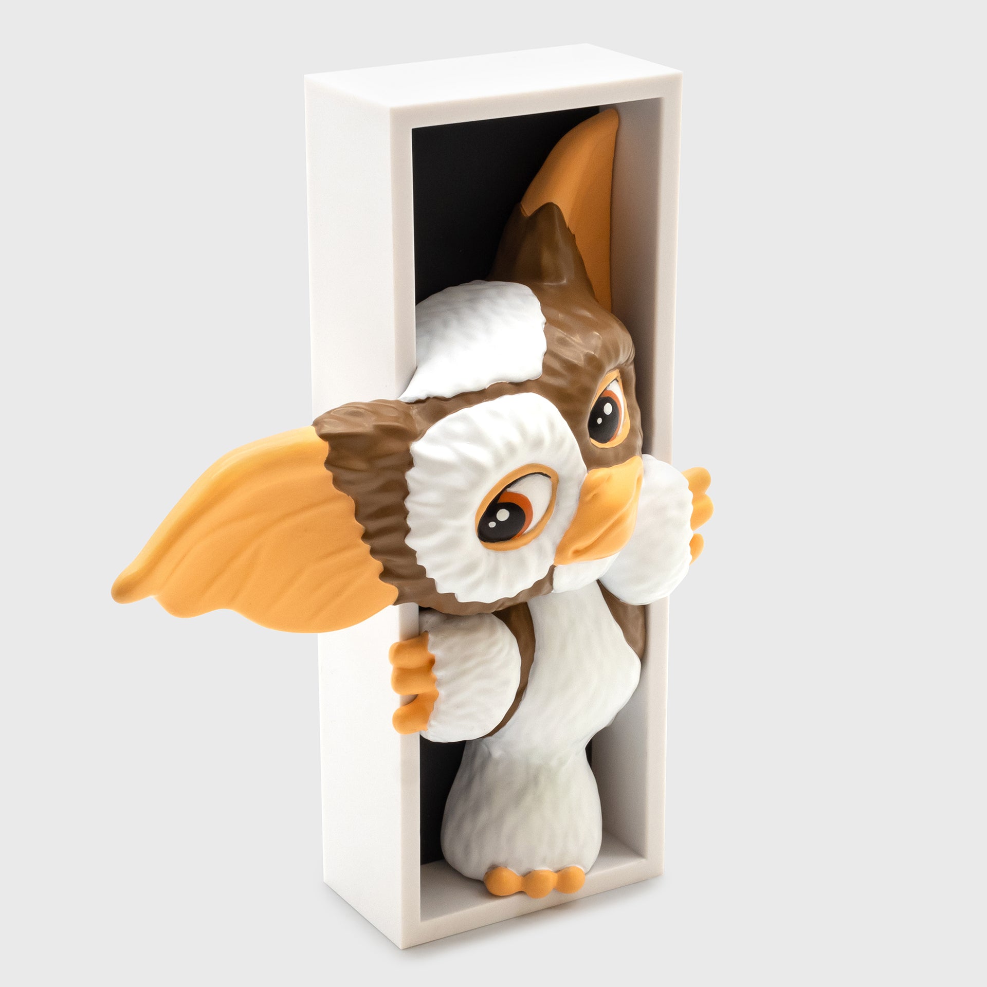 gizmo gremlins nooks. gizmo peeking out of nooks