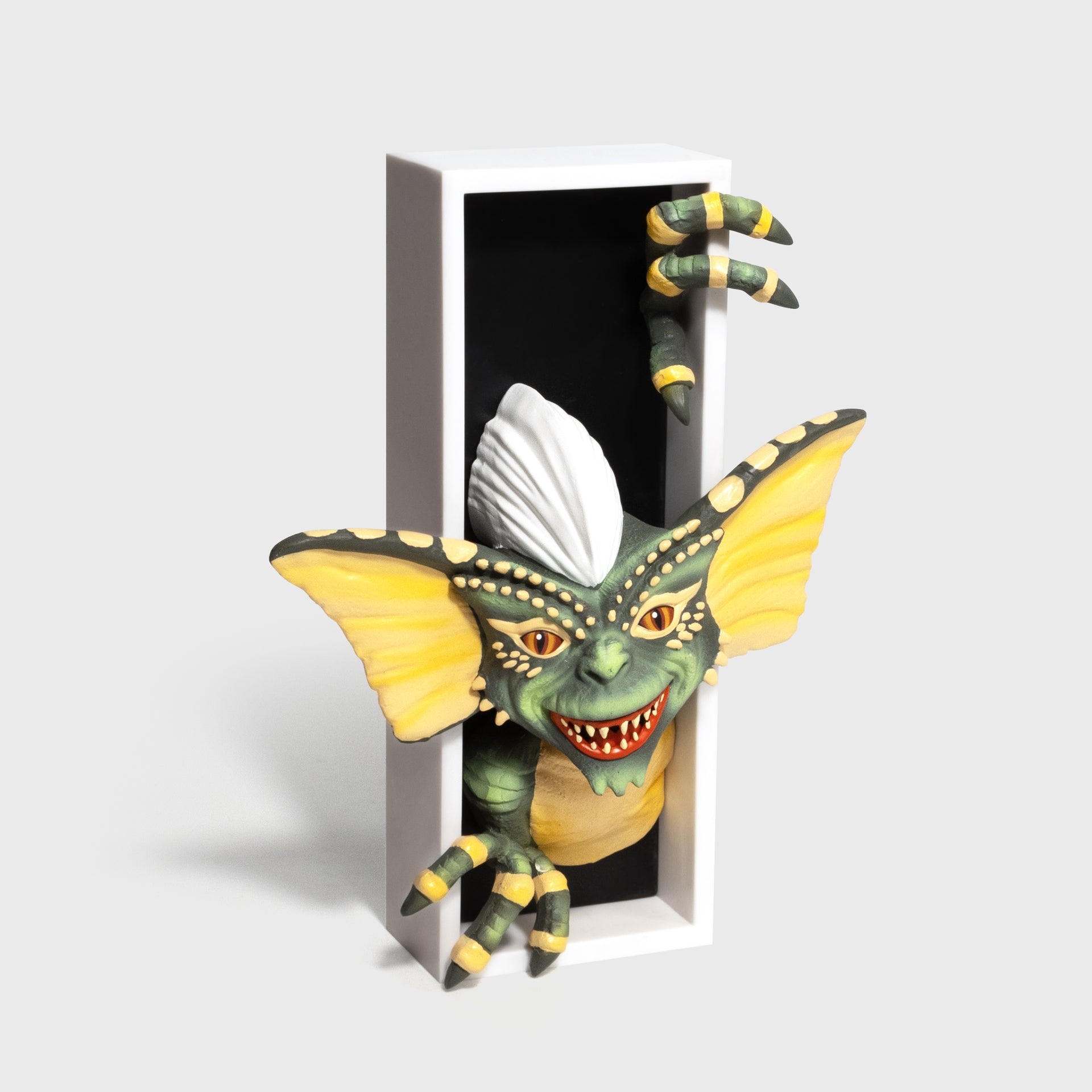 gremlins nooks. book nook. stripe coming out of nook.