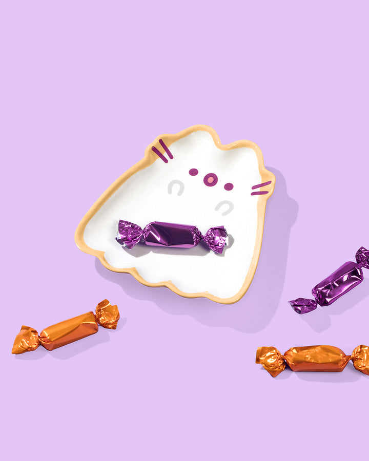 ghost pusheen candy dish with 4 candies