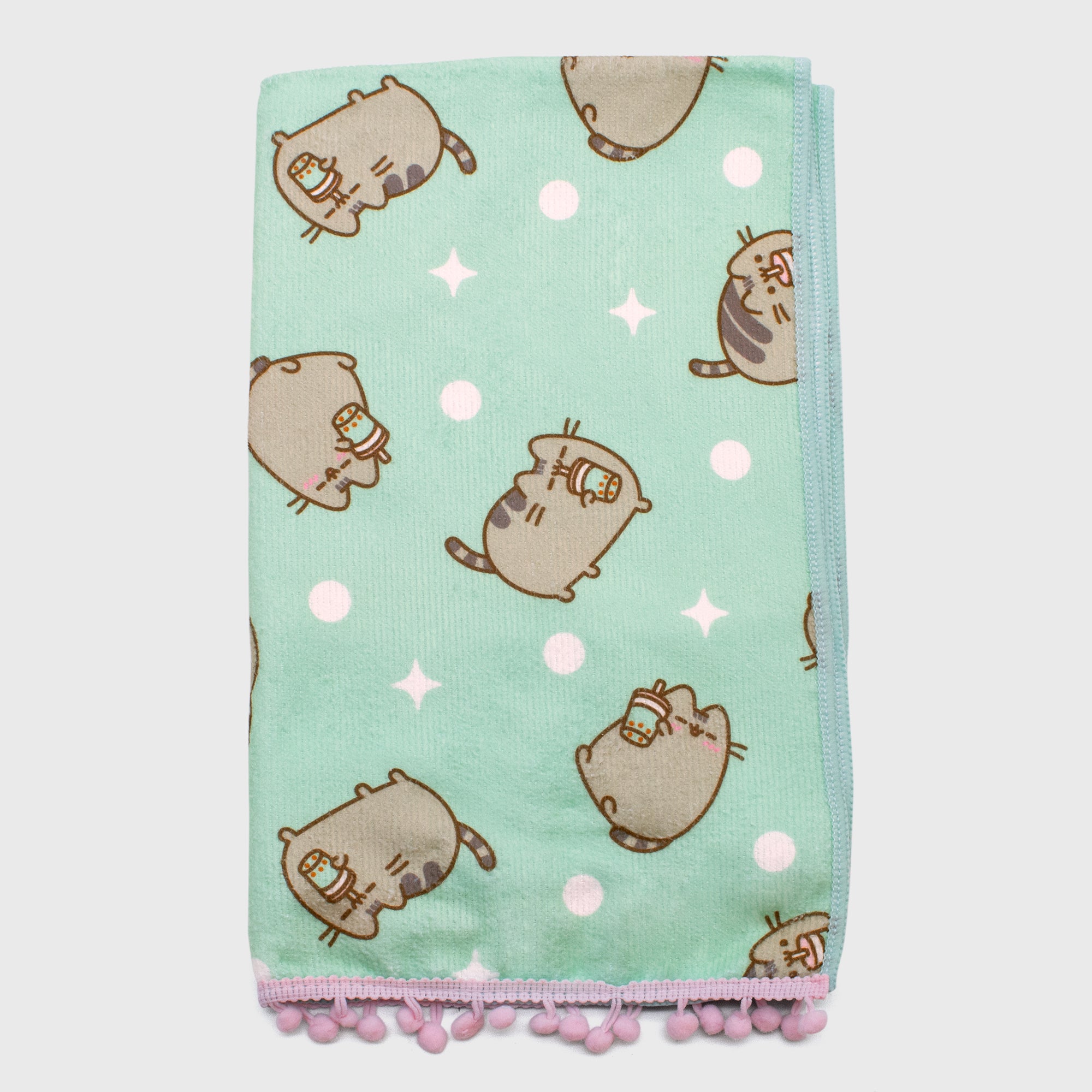 pusheen kitchen towel. design: pattern of pusheen holding boba tea and sipping boba tea. circles and stars.