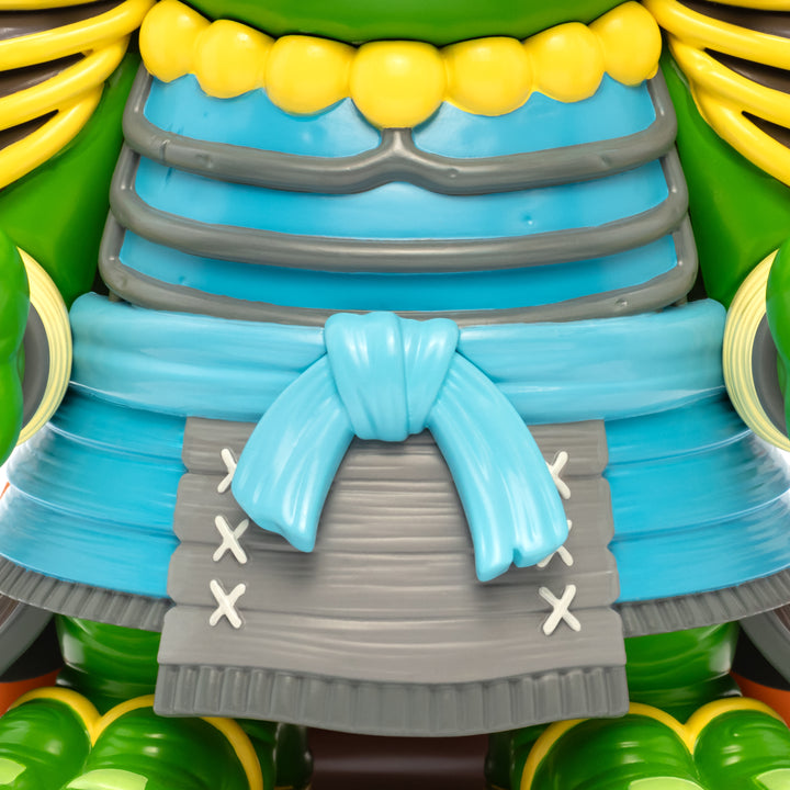 leonardo close up of belt front