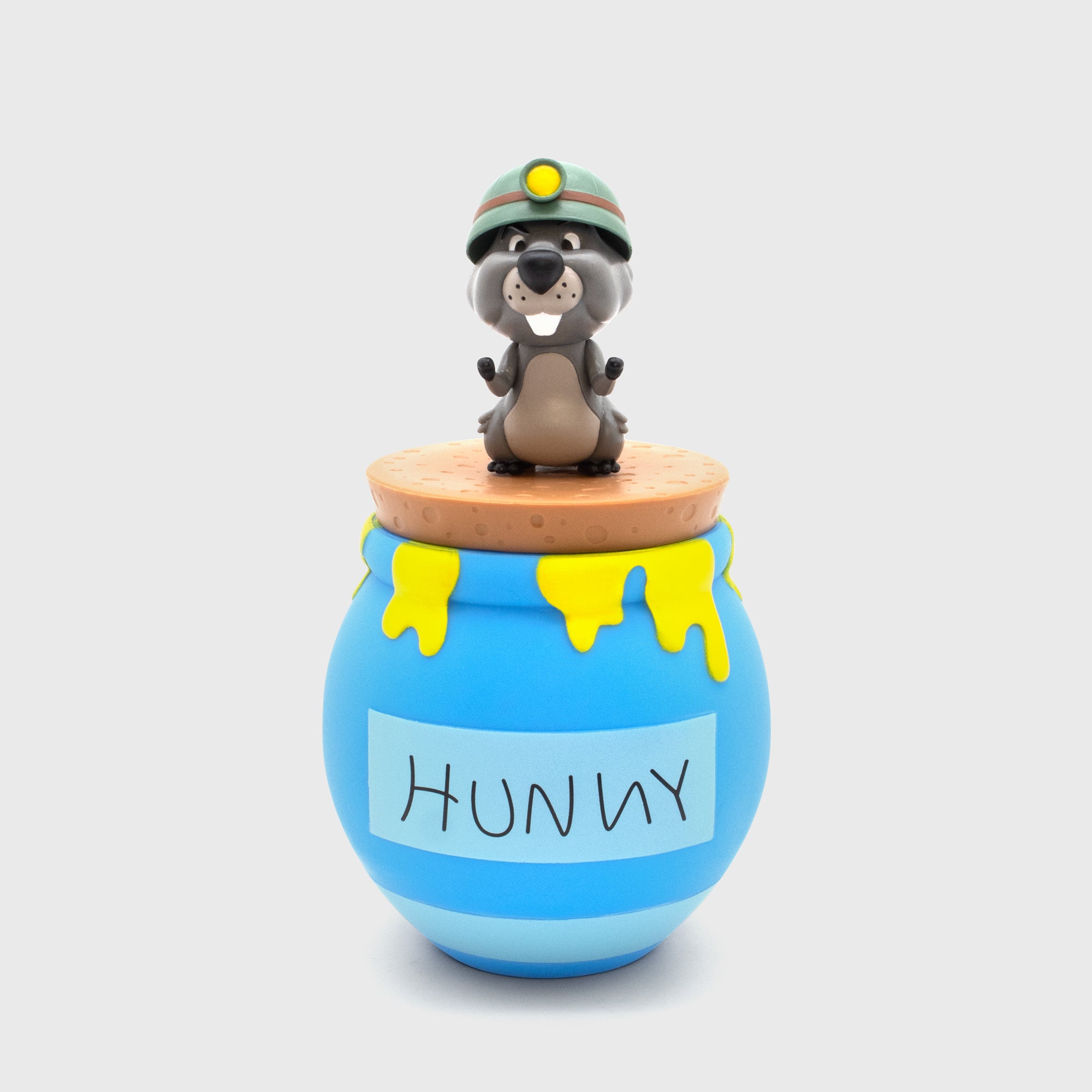 gopher on top of hunny pot